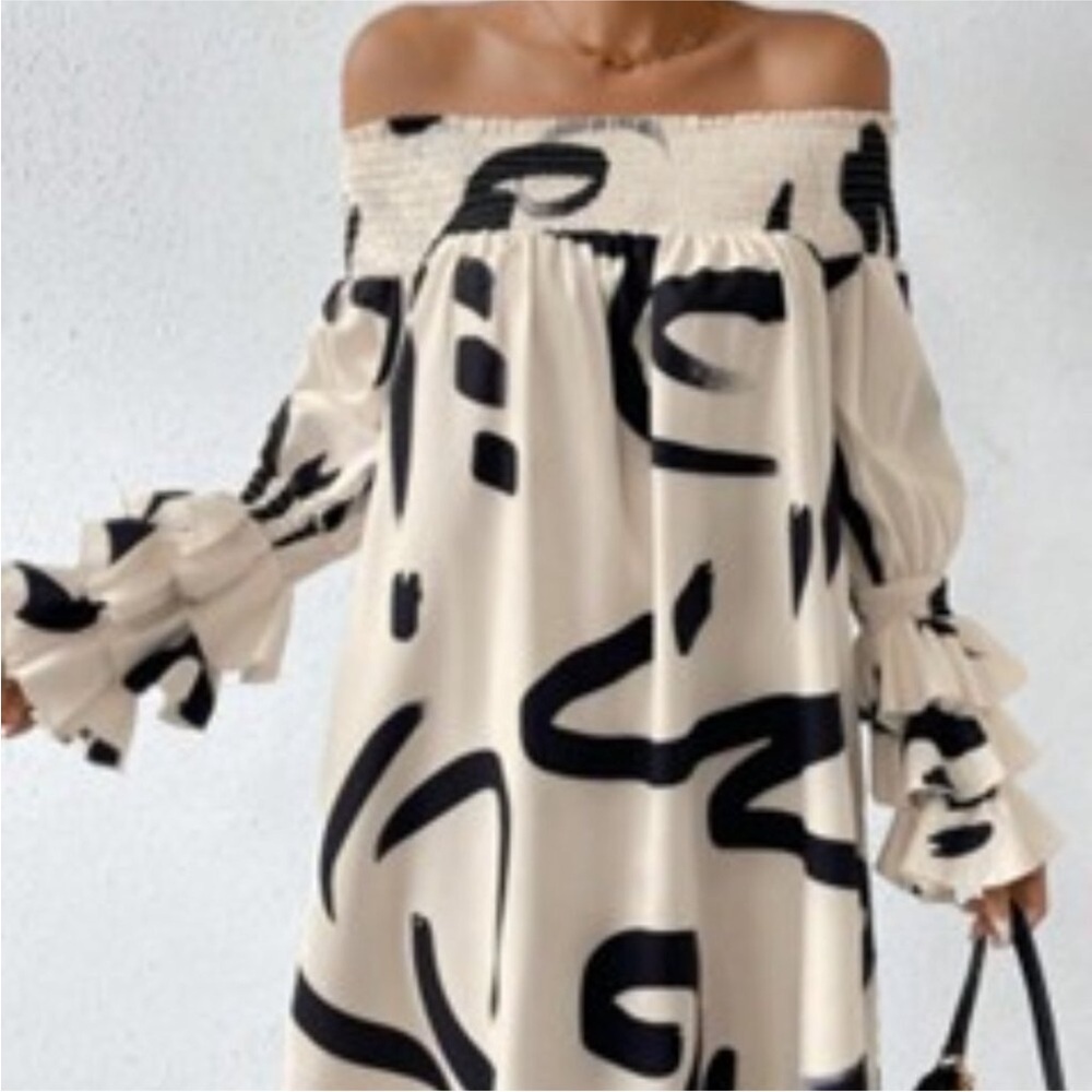 🌟3/$20🌟 Graphic black and cream Print Off Shoulder Layered Sleeve Dres - Picture 3 of 9
